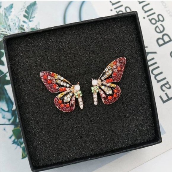 NEW Beautiful Rhinestone Butterfly Earrings - Picture 7 of 9
